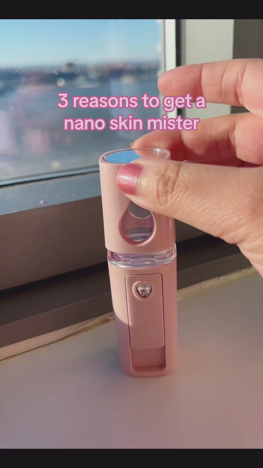 Glowelle™ AuraMist Go — Pocket Nano Cold-Mist Hydrator